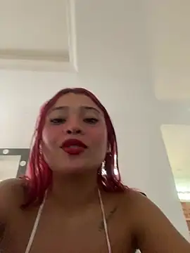 Layla_em Chat XXX in diretta