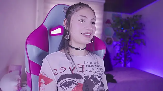 Rebecah_1のライブXXXチャット