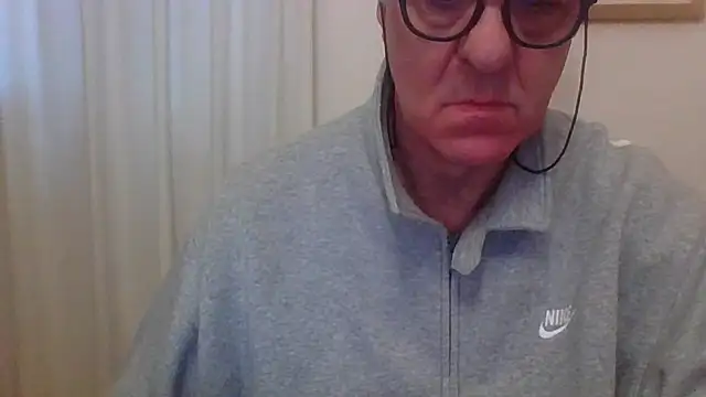 ANONIMO7735 Show in webcam