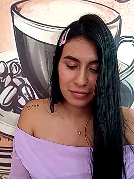 Онлайн чат XXX charlottte_wh