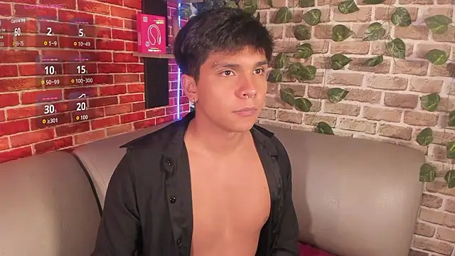 Show de Thiago_Kozak na webcam