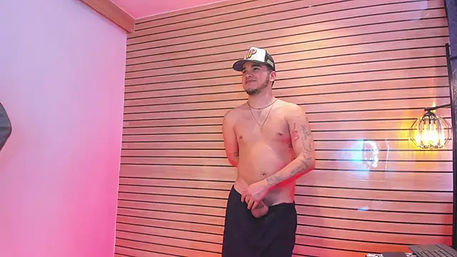 TheBatMansion: διαδικτυακό σόου στην κάμερα