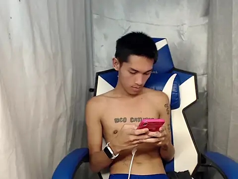 riks_tyler 即時 XXX 聊天