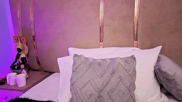 Leoo_Miller Adlı Modelin Canlı XXX Sohbeti