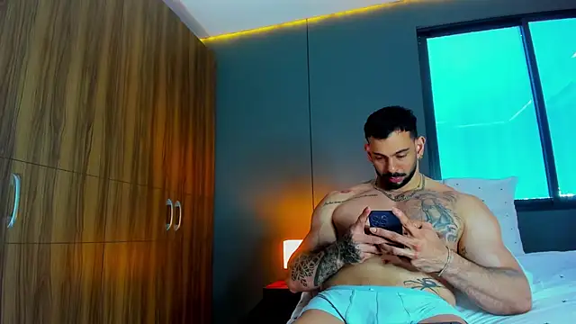 massimo_visconti Adlı Modelin Canlı XXX Sohbeti