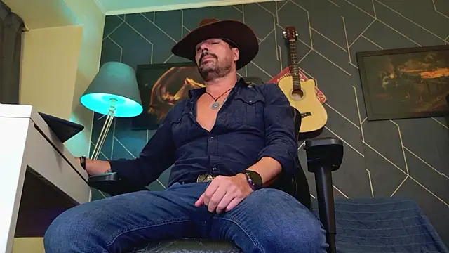 ChrisKox Adlı Modelin Canlı XXX Sohbeti