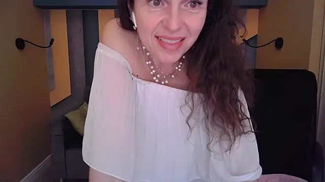 EllaLong Chat XXX in diretta