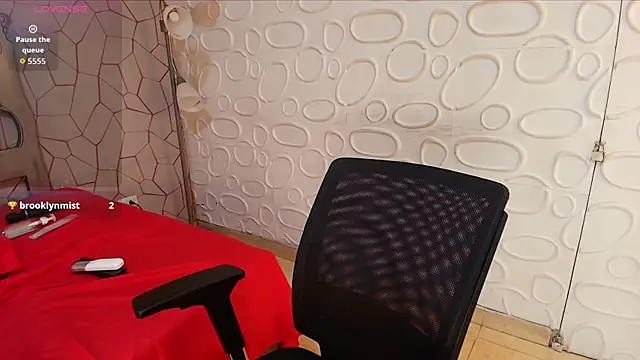 meganrousx Chat XXX in diretta