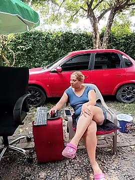 hotandfierylatinos2023 élő XXX-chatje