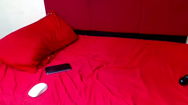 HugeTitisxx webkamerás műsora