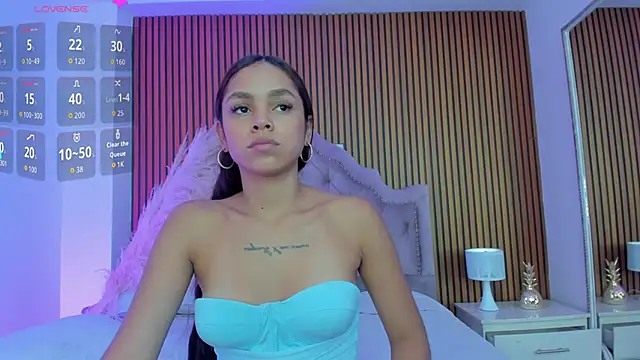 Živý XXX chat CarolineFyre