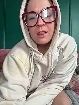 quinnmariexo Adlı Modelin Canlı XXX Sohbeti