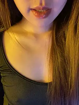 Uyennii02 Live XXX-Chat