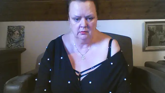 TiffanyMature Adlı Modelin Canlı XXX Sohbeti