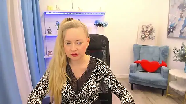 CharlotteKerti – Live XXX-chat