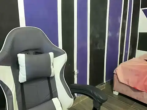 Skarleth2026 Adlı Modelin Canlı XXX Sohbeti