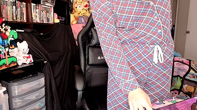 ShinyCherub Show in webcam