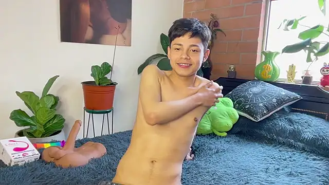 แชท XXX สดของ Andy_Belier23