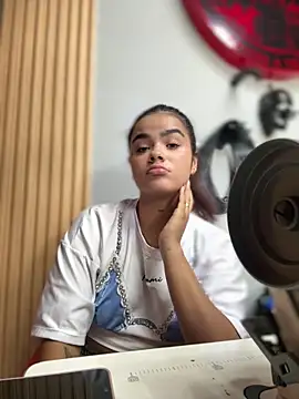 Kaily_Sweet16 élő XXX-chatje