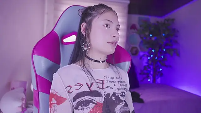 Rebecah_1 – Naživo XXX chat