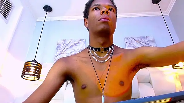 Santiago_Ortiz_ Live XXX-Chat