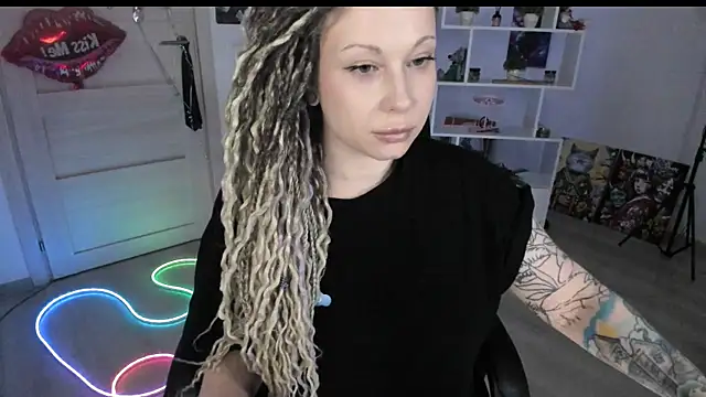 Chatroom XXX en direct de HoneySallyMoore