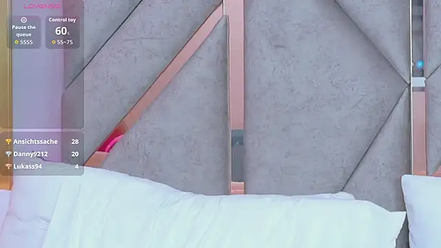 Chat XXX ao vivo de Sally-Noa