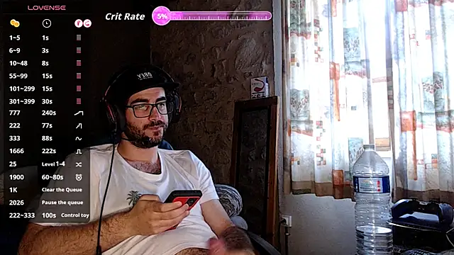 young_bear06 élő XXX-chatje