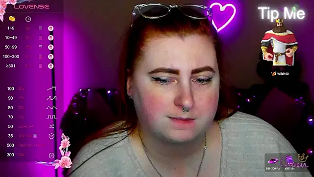 Chat +18 de Alicia_love00 ao vivo