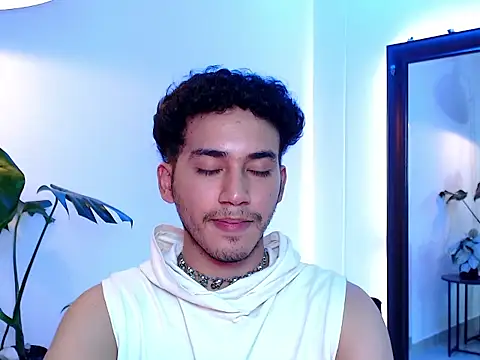 noahnoguera's Webcam Show