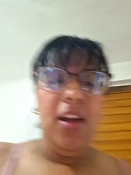 Chat +18 de ZaidaWet ao vivo