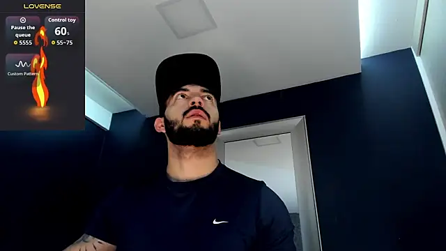 MarkWalker__ Show in webcam