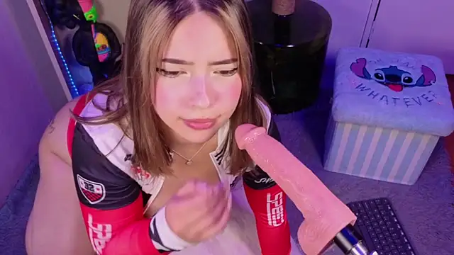 Chat +18 de EmilyMiller_ ao vivo