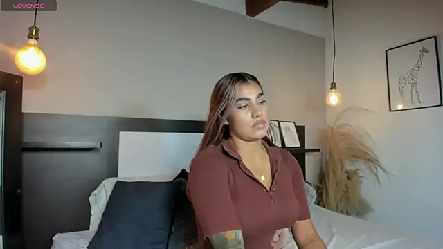 ZarahFoxx – Naživo XXX chat