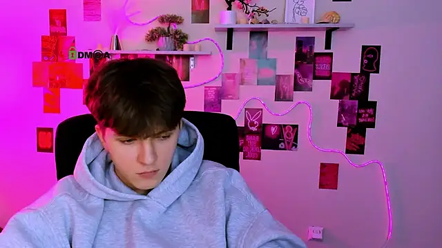 travis_wolf_ Chat XXX in diretta