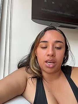 Eyssha Chat XXX in diretta