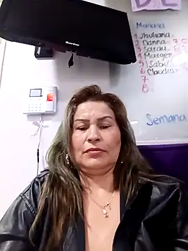 Chat +18 de PamelaMilf_ ao vivo