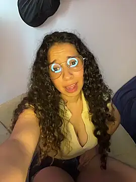 katniss_everdeen_'s Live XXX Chat