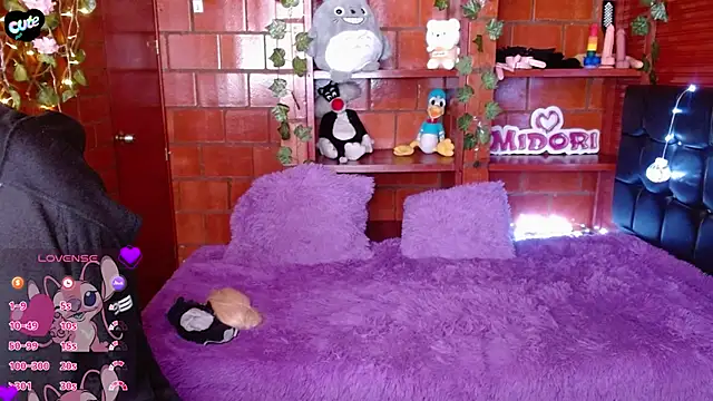MidoriQuiinn's Live XXX Chat
