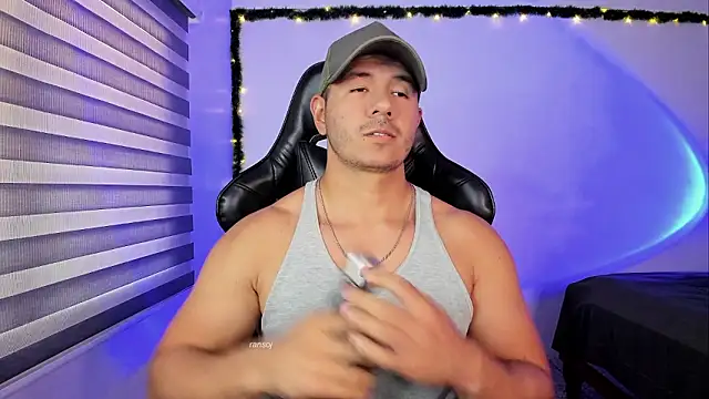 ransojn Live XXX chat