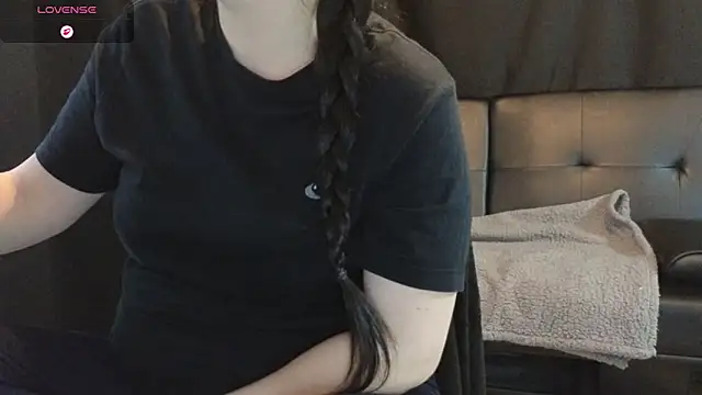 Show modela Mia_G0ld na web-kameri