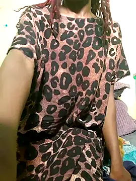 Its_slimianaa élő XXX-chatje