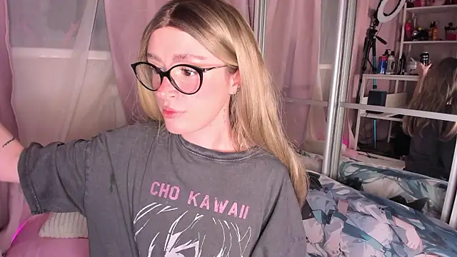 -bae élő XXX-chatje