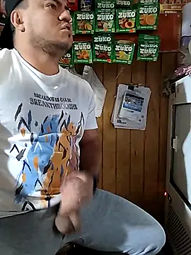 TheBriiaand30 Live XXX-chat