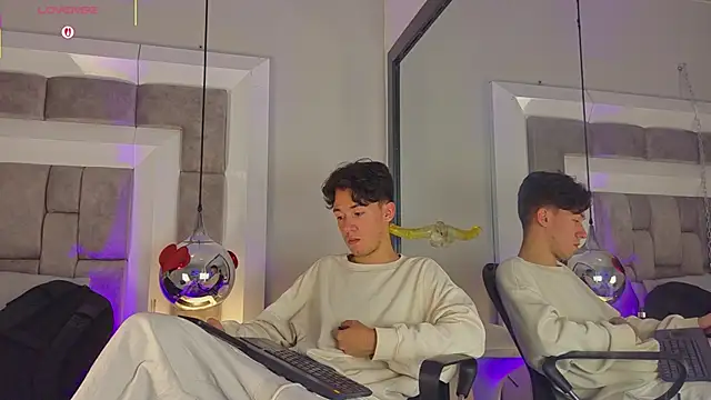 Austin_Reedss webcam show