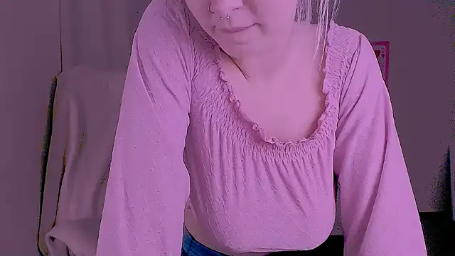 Hot_BlondaのライブXXXチャット