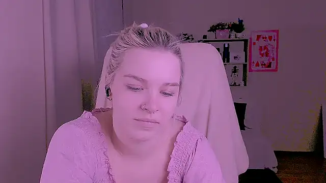 Chatroom XXX en direct de Hot_Blonda