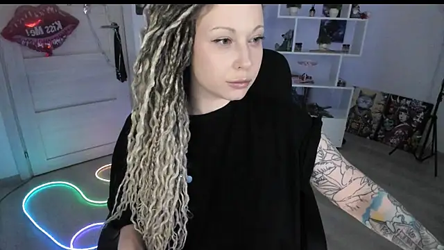 Chatroom XXX en direct de HoneySallyMoore