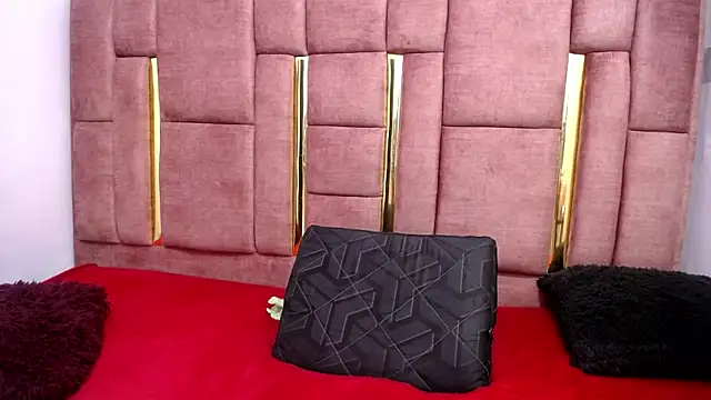 CHLOESHOW Adlı Modelin Canlı XXX Sohbeti