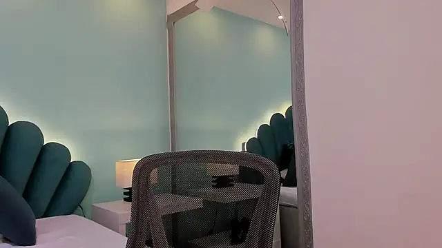 sharlott18 Chat XXX in diretta